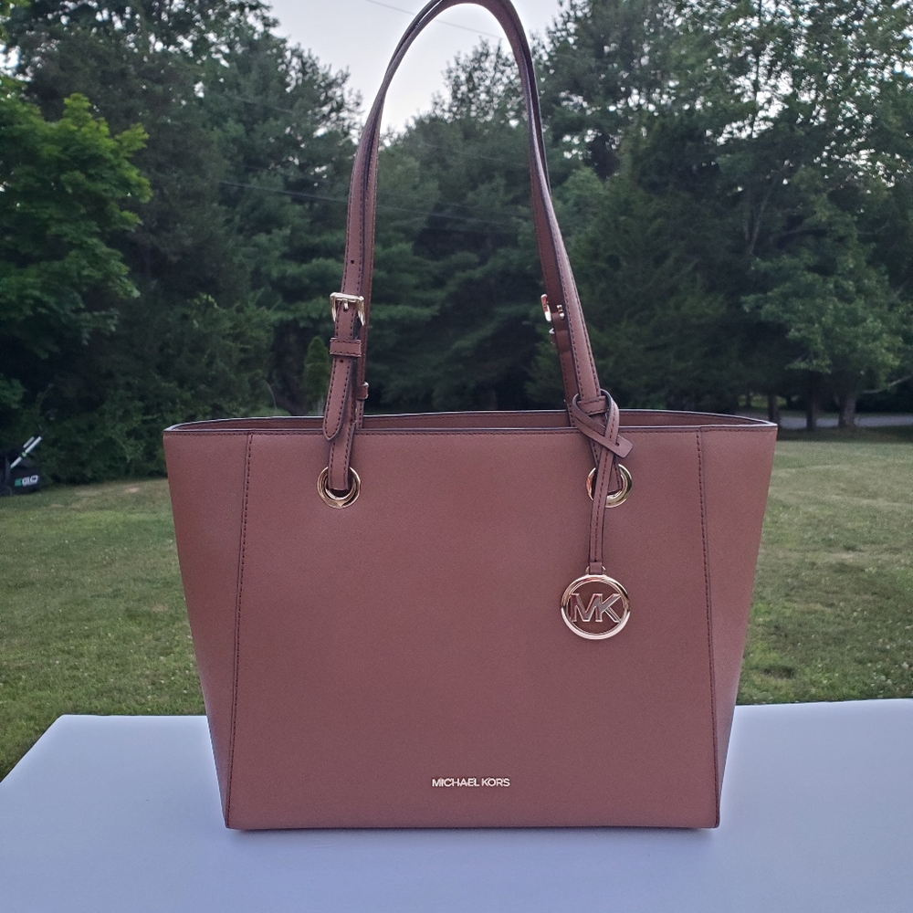 NWT Michael tote bag + Matching Michael Kors Wallet. - Picture 3 of 16